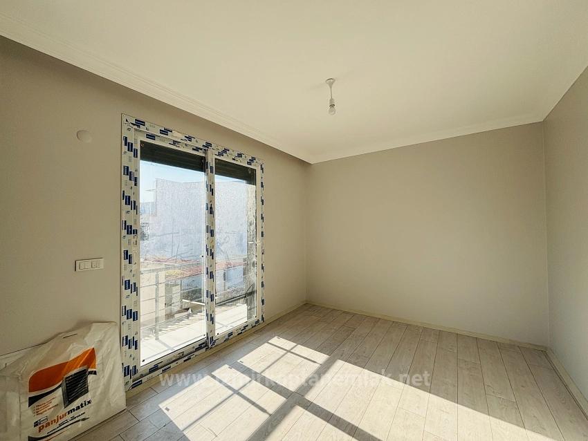 Seferihisar Payamlı'da Bahçeli Sıfır Yapı Satılık 2+1 Ruhsatlı Villa