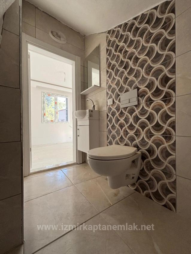 Seferihisar Payamlı'da Bahçeli Sıfır Yapı Satılık 2+1 Ruhsatlı Villa