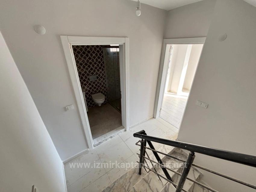 Seferihisar Payamlı'da Bahçeli Sıfır Yapı Satılık 2+1 Ruhsatlı Villa