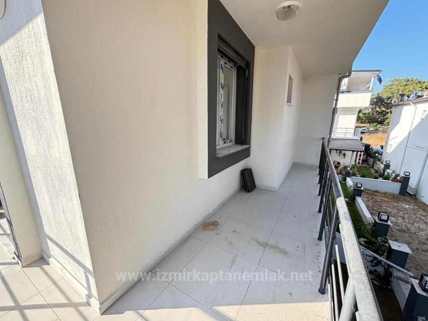 Seferihisar Payamlı'da Bahçeli Sıfır Yapı Satılık 2+1 Ruhsatlı Villa