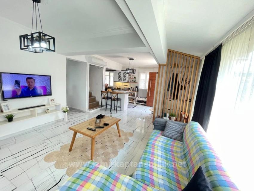 Seferihisar Doğanbey'de Otoparklı Geniş Bahçeli Ferah Satılık 3+1 Villa