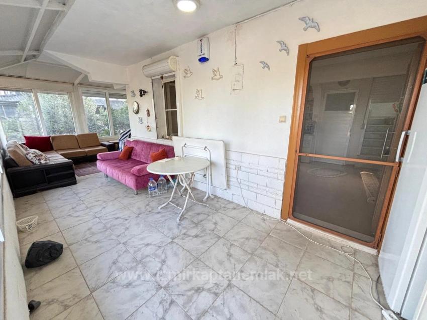 Seferihisar Ürkmez Deniz Tarafında Plaja 100M 4+1 Satılık Villa