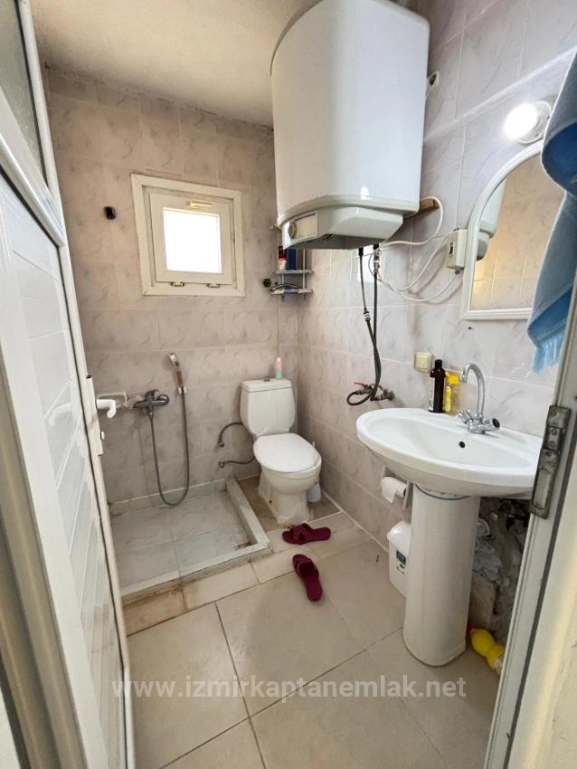 Seferihisar Ürkmez Deniz Tarafında Plaja 100M 4+1 Satılık Villa