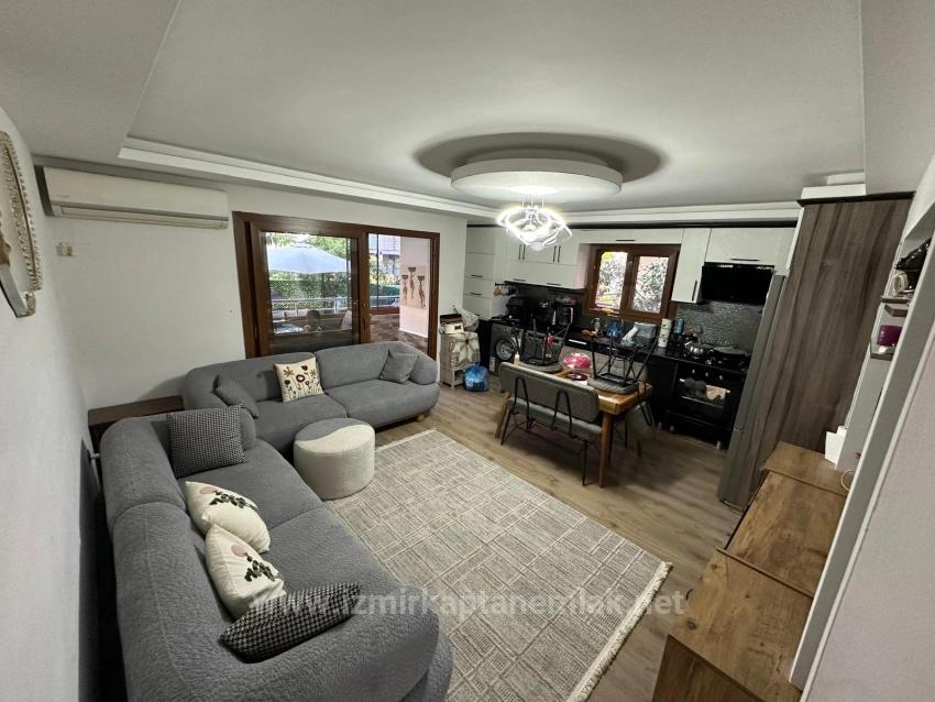 Seferihisar Ürkmez'de Bahçeli Plaja 300M 2+1 Satılık Daire