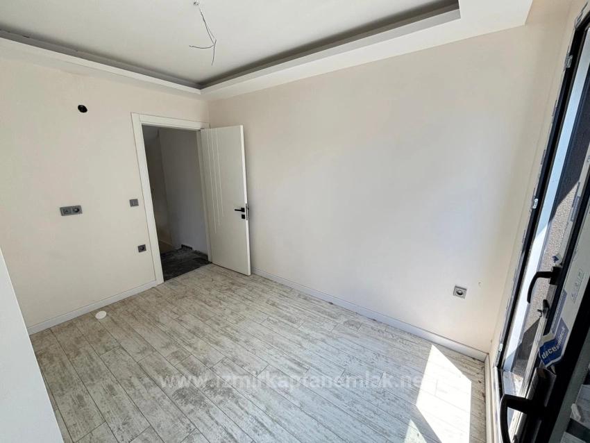 Seferihisar Ürkmez'de Plaja 500M Krediye Uygun Satılık 2+1 Villa