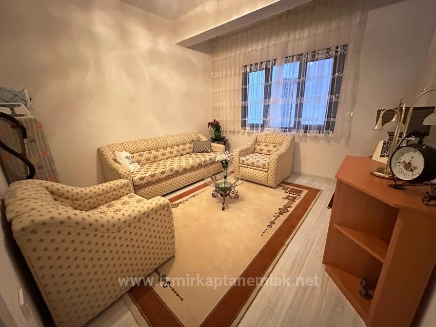 Seferihisar Ürkmez'de Plaja 300M Ayrı Mutfaklı Satılık 4+1 Tripleks