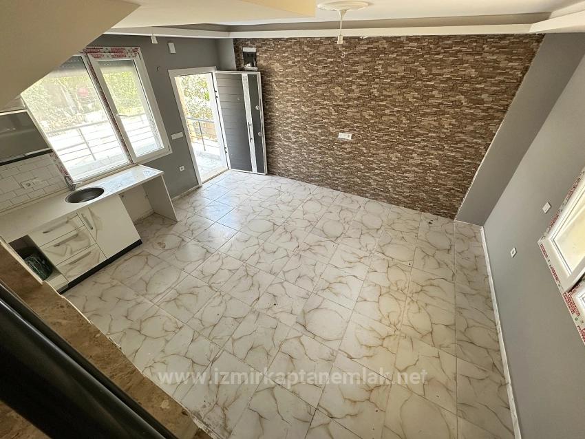 Seferihisar Doğanbey'de Plaja 500M Geniş Bahçeli Satılık Sıfır 3+1 Villa