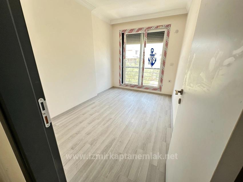 Seferihisar Doğanbey'de Plaja 500M Geniş Bahçeli Satılık Sıfır 3+1 Villa