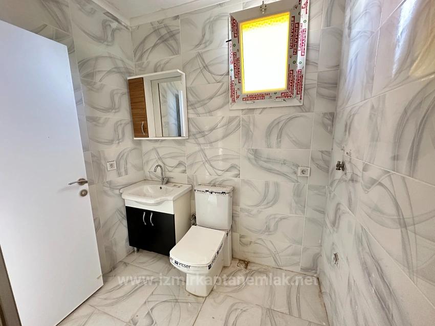 Seferihisar Doğanbey'de Plaja 500M Geniş Bahçeli Satılık Sıfır 3+1 Villa