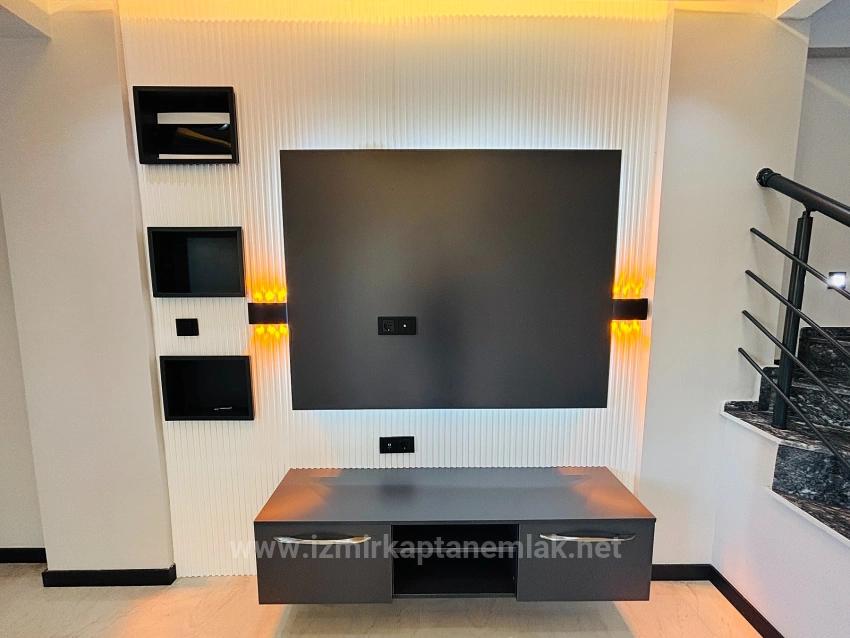 Seferihisar Doğanbey'de 210M2 Bağımsız Lüks Bahçeli Satılık 3+1 Villa