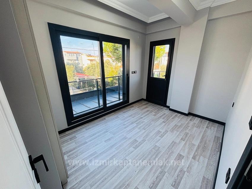 Seferihisar Doğanbey'de 210M2 Bağımsız Lüks Bahçeli Satılık 3+1 Villa