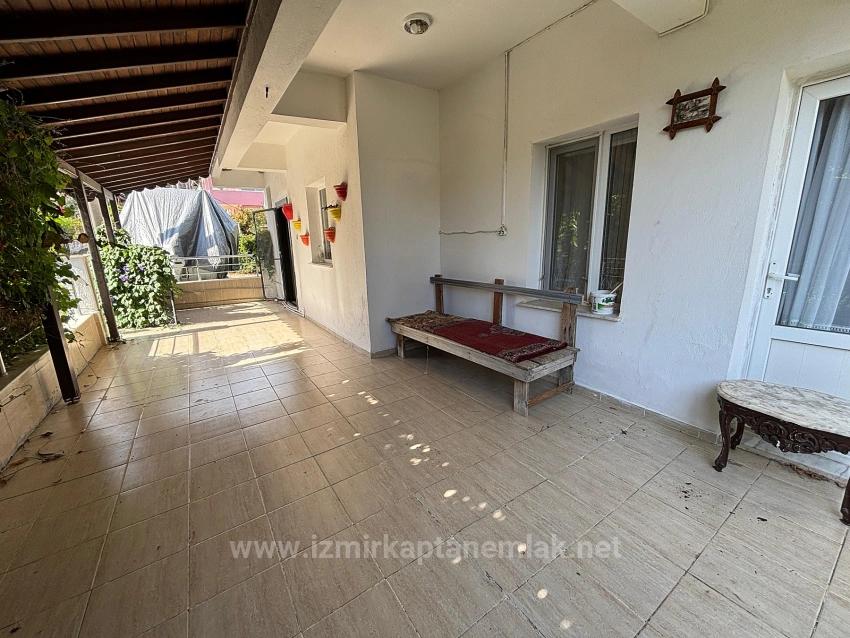 Seferihisar Doğanbey'de Plaja 50 M Bahçeli 3+1 Kiralık Villa