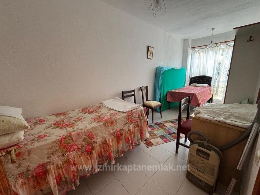 Seferihisar Doğanbey'de Plaja 50 M Bahçeli 3+1 Kiralık Villa