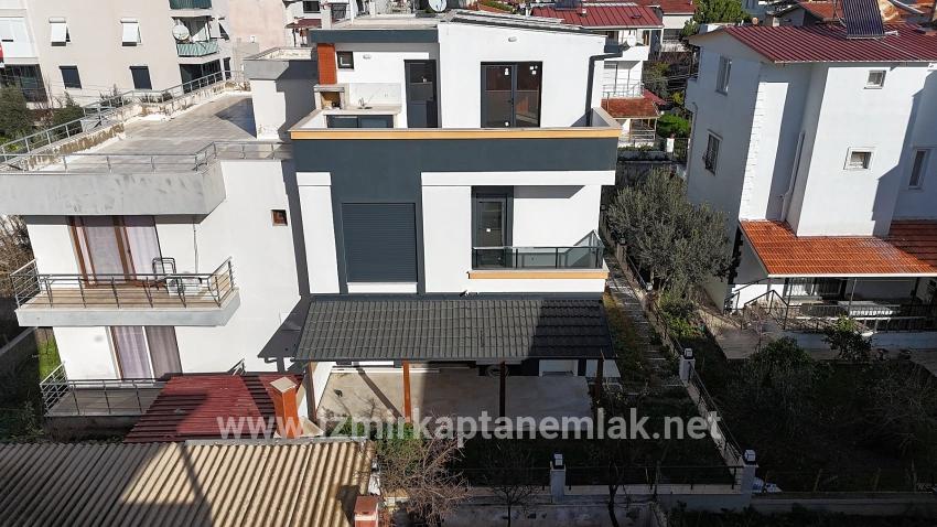 Seferihisar Doğanbey Payamlı Mah. Satılık 3+1 Yazlık - 160 m²