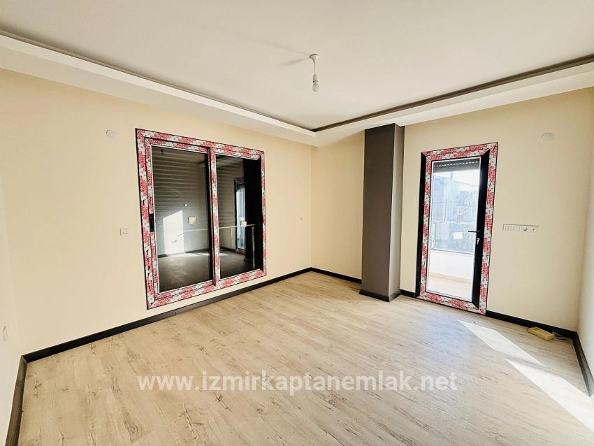 Seferihisar Doğanbey Payamlı Mah. Satılık 3+1 Yazlık - 160 m²