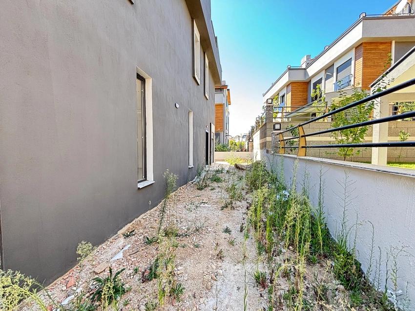Menderes Özdere'de Müstakil Girişli Ferah Yapılı 3+1 Satılık Villa