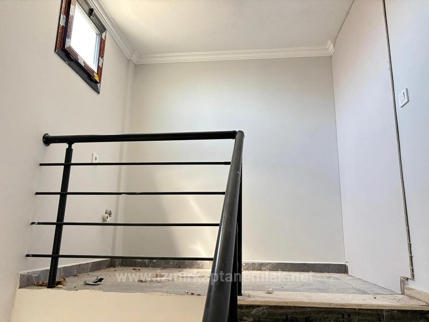 Menderes Özdere'de Müstakil Girişli Ferah Yapılı 3+1 Satılık Villa