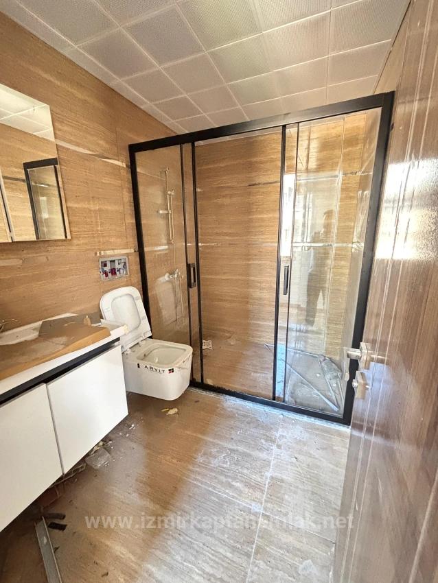 Menderes Özdere'de Müstakil Girişli Ferah Yapılı 3+1 Satılık Villa