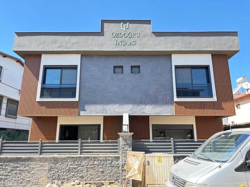 Menderes Özdere'de Plaja 100 M Sıfır Geniş Yapılı Bahçeli 2+1 Satılık Villa