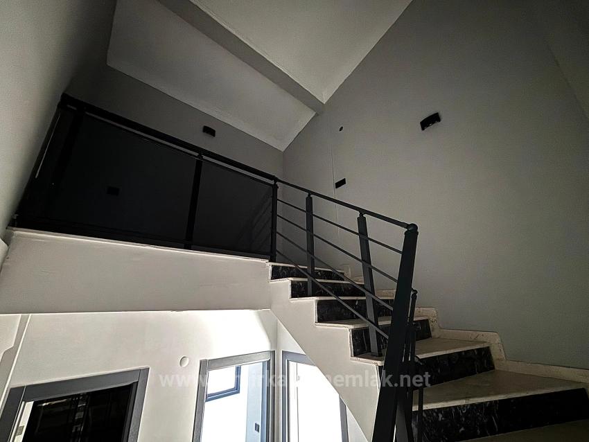 Menderes Özdere'de Plaja 100 M Sıfır Geniş Yapılı Bahçeli 2+1 Satılık Villa