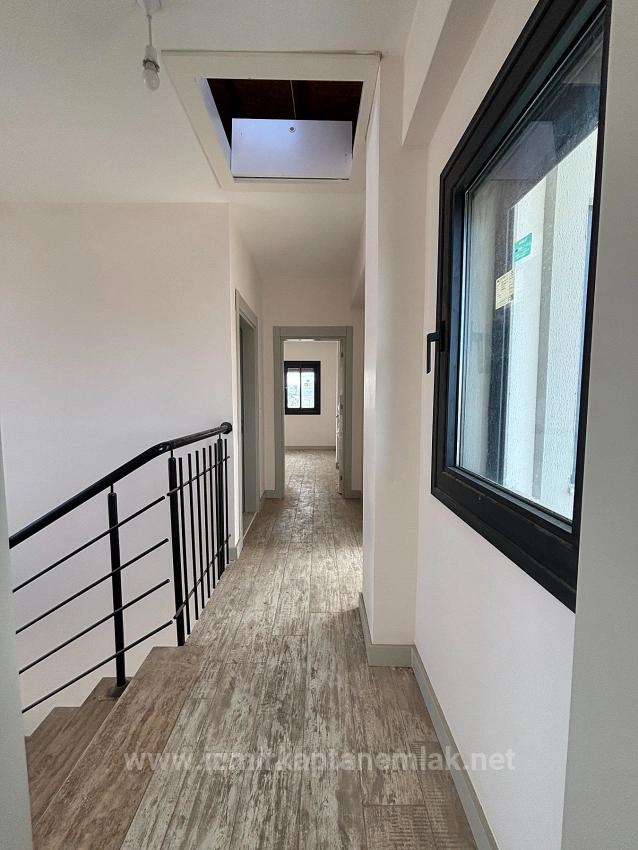 Seferihisar Akarca’da 4+1 Müstakil Havuzlu Dubleks Yazlık Villa