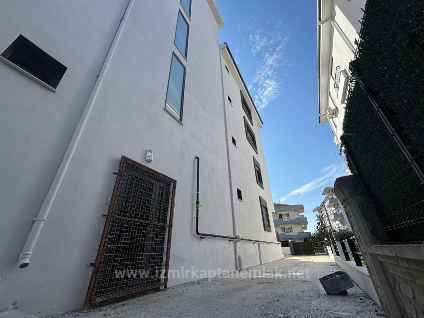   Izmir Seferihisar Camikebir’de 2+1 Ara Kat Daire
