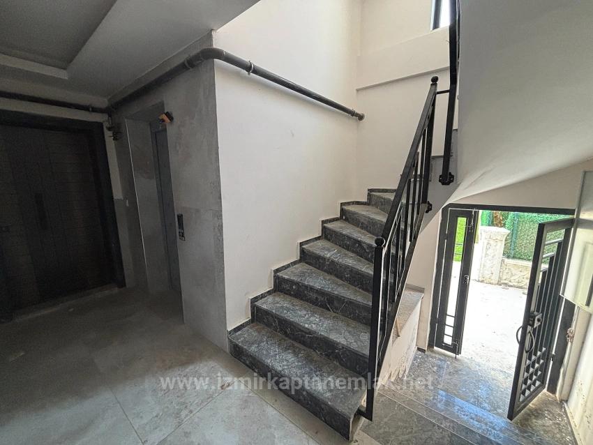   Izmir Seferihisar Camikebir’de 2+1 Ara Kat Daire