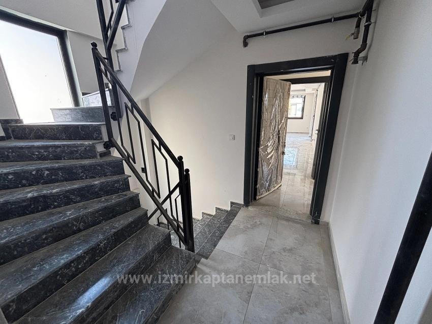   Izmir Seferihisar Camikebir’de 2+1 Ara Kat Daire