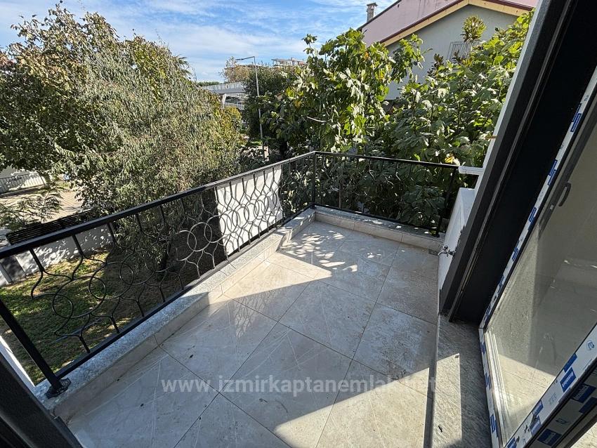   Izmir Seferihisar Camikebir’de 2+1 Ara Kat Daire