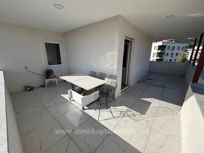 İzmir Menderes Fevzi Çakmak’da 3+1 Deniz Manzaralı Daire