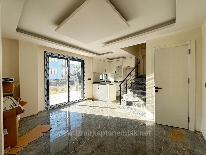 İzmir Seferihisar Ürkmez’de Denize 600 Metre Satılık 2+1 Villa