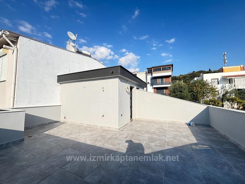 İzmir Seferihisar Ürkmez’de Denize 600 Metre Satılık 2+1 Villa