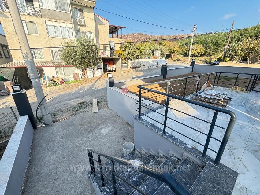 İzmir Seferihisar Ürkmez’de Denize 1100 Metre Satılık 3+1 Müstakil Villa