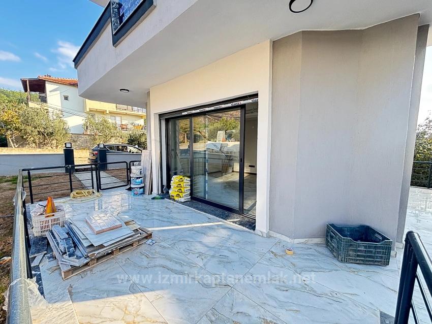 İzmir Seferihisar Ürkmez’de Denize 1100 Metre Satılık 3+1 Müstakil Villa