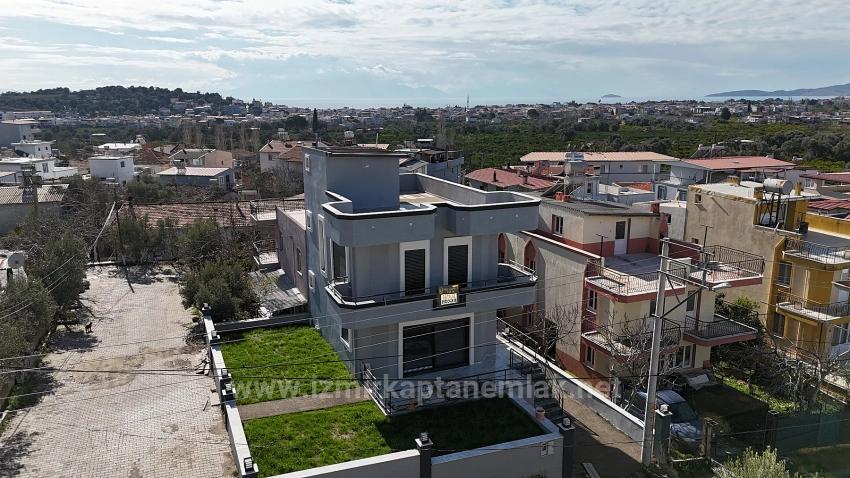İzmir Seferihisar Ürkmez’de Denize 1100 Metre Satılık 3+1 Müstakil Villa