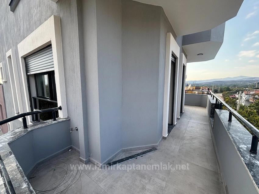 İzmir Seferihisar Ürkmez’de Denize 1100 Metre Satılık 3+1 Müstakil Villa