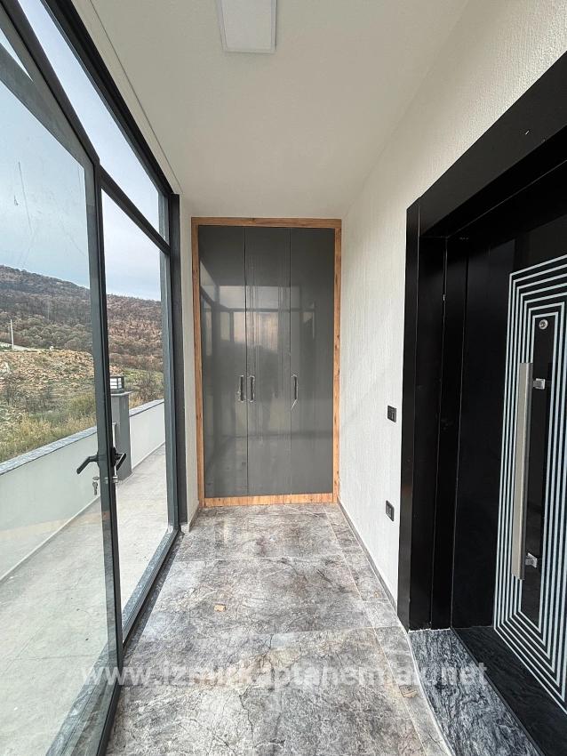 Seferihisar Doğanbey Atatürk Mah. Satılık 4+1 Yazlık - 285 m²