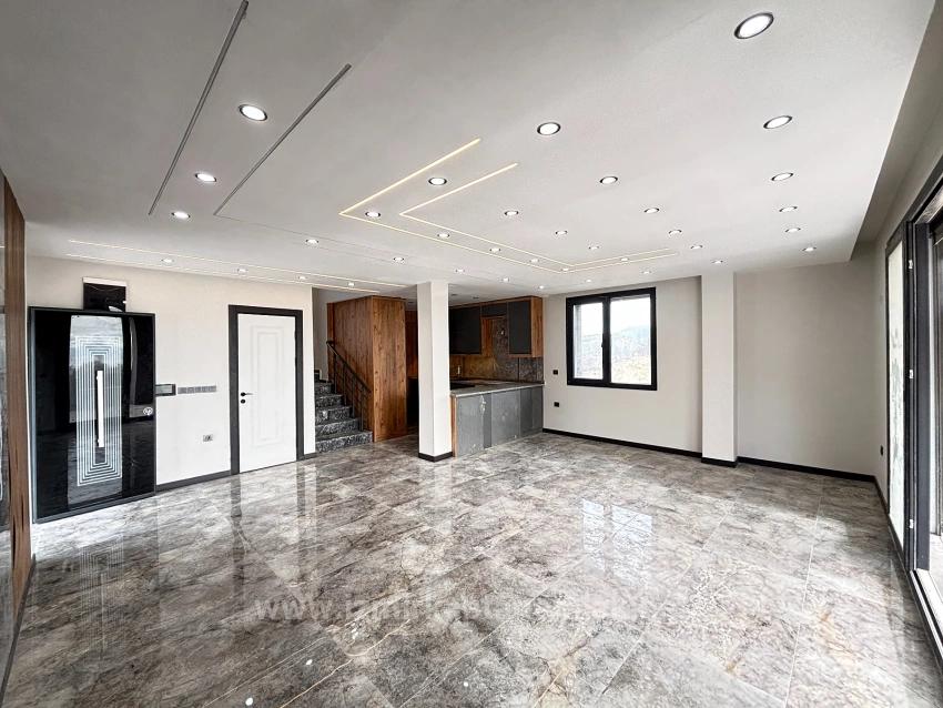 İzmir Seferihisar Doğanbey'de Müstakil Geniş Bahçeli Ultra Lüks 4+1 Tripleks Villa