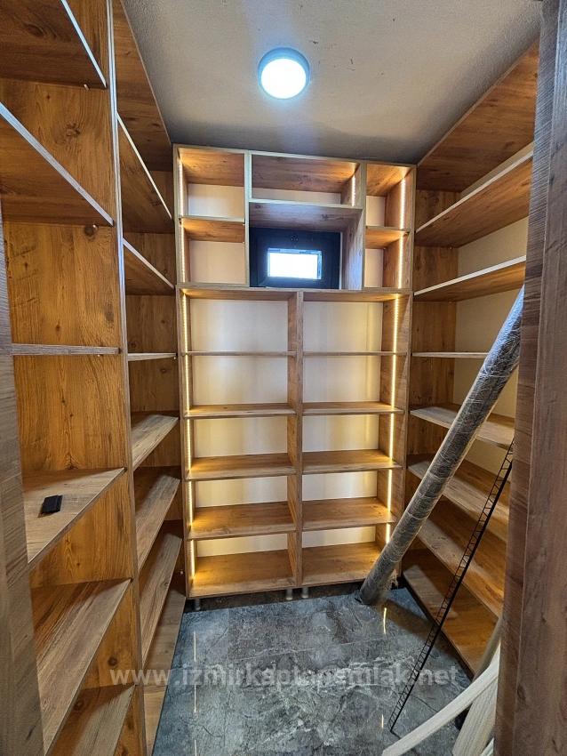 İzmir Seferihisar Doğanbey'de Müstakil Geniş Bahçeli Ultra Lüks 4+1 Tripleks Villa