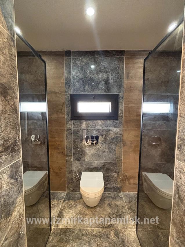 Seferihisar Doğanbey Atatürk Mah. Satılık 4+1 Yazlık - 285 m²