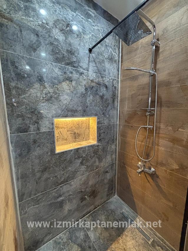 Seferihisar Doğanbey Atatürk Mah. Satılık 4+1 Yazlık - 285 m²