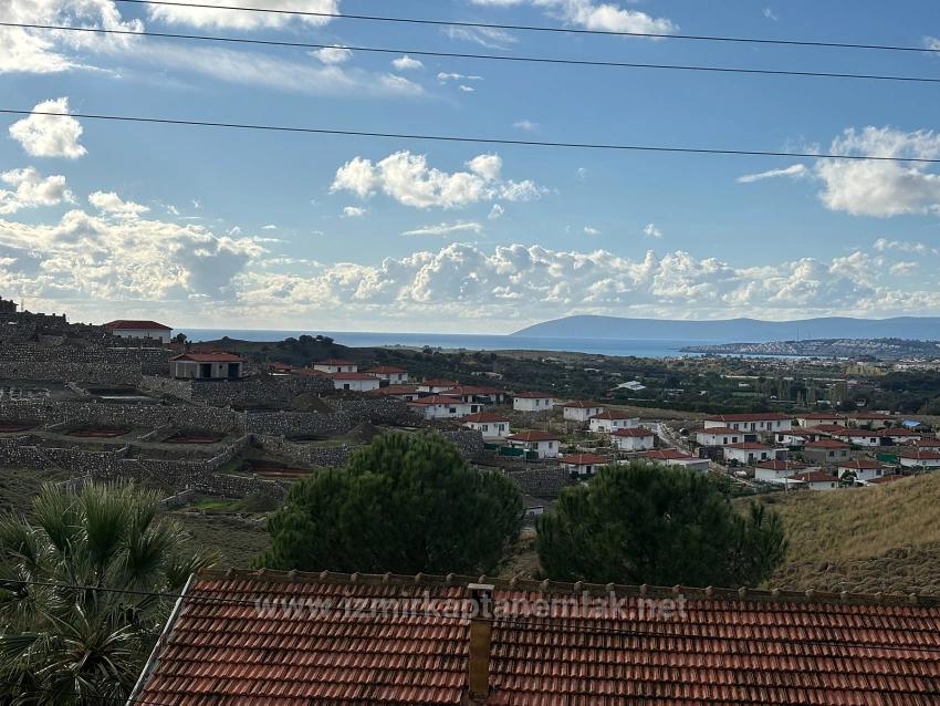  Izmir Seferihisar Tepecik Mahallesi’nde Deniz Manzaralı 2+1 Müstakil Tripleks Villa