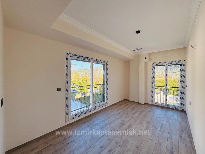 İzmir Seferihisar Kavakdere Mahallesi’nde  Site İçerisinde 3+1 Dubleks Villa