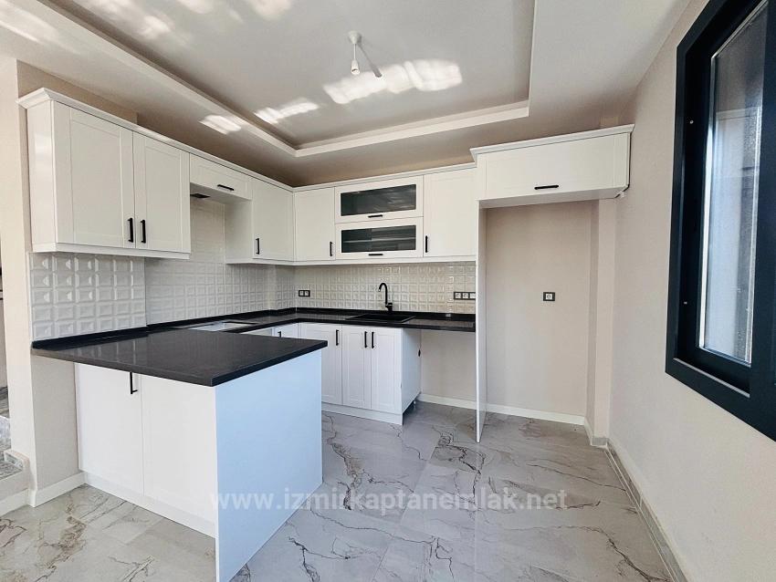 Izmir Seferihiasar Payamlı Mahallesi’nde  3+1 Ebeveyn Banyolu Müstakil Dubleks Villa