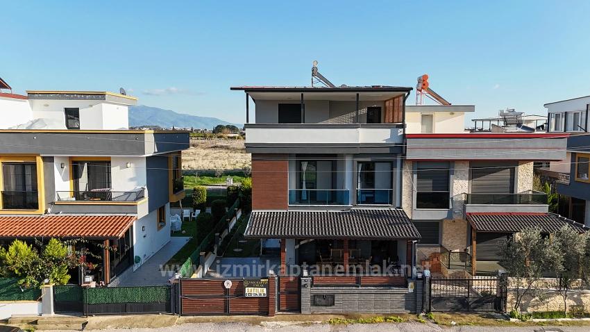 Her Odasında Ebeveyn Banyosu Bulunan Geniş Bahçeli 3+1 Müstakil Villa