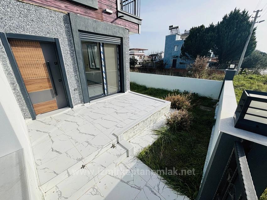 İzmir Seferihisar Atatürk Mahallesi’nde 2+1 Geniş Bahçeli Satılık Villa