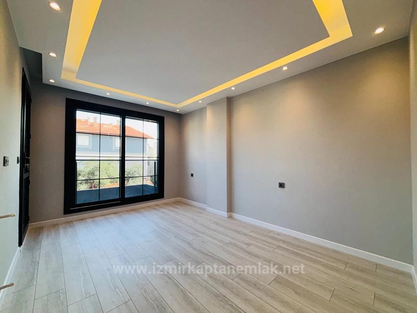 İzmir Seferihisar Ürkmez’de Denize 50M Ultra Lüks Akıllı Ev Sistemli 3+1 Yazlık 