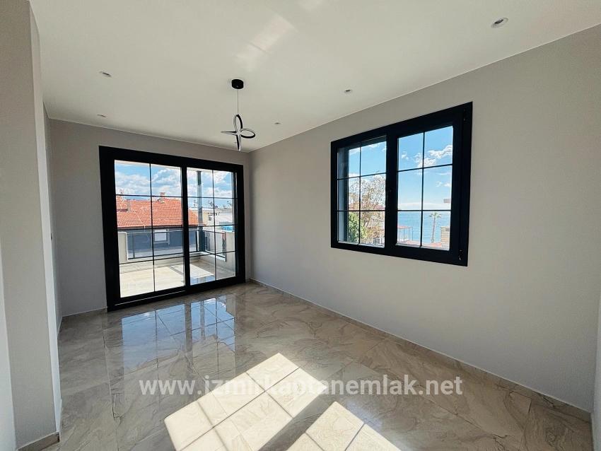 Seferihisar Ürkmez Mersin Alanı Mah. Satılık 3+1 Yazlık - 177 m²