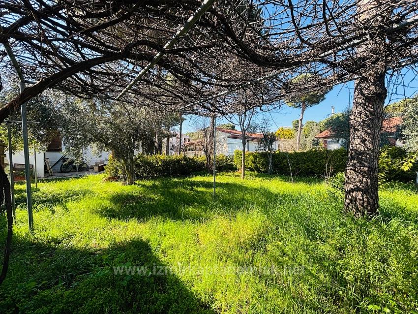 İzmir Seferihisar Cumhuriyet'de Site İçerisinde Denize 200M 2+1 Müstakil Villa