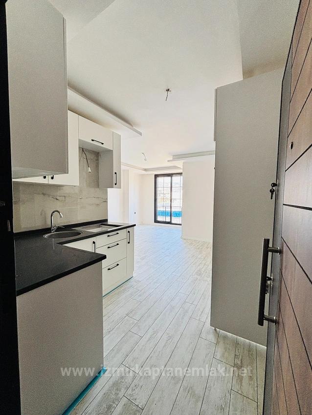 İzmir Seferihisar Payamlı Mahallesi Deniz Sokağında Yenilenmiş 1+1 Satılık Daire